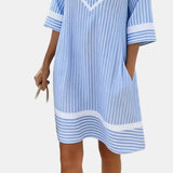 Klara™ | Vestit lleuger a ratlles amb escot en V