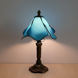 BLUERIS | CLASSIC LAMP WITH PETAL-SHAPED SHADE