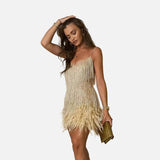 Vestit mini amb fringes i tirants per a dona amb baix de plomes