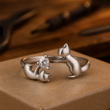Playful sterling silver ring with cat – adjustable with zirconia