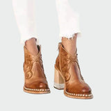 Botas de cuir brodades
