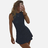 Vestit mini de llunes sense mànigues per a dona amb cintura ajustada