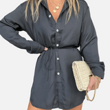 Vestit camiser negre elegant per a dona