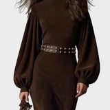 Vestit llarg retro amb mànigues llargues i coll semi-alt